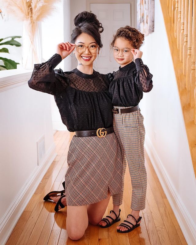 Michelle Nhu nổi tiếng nhờ chụp ảnh cùng 2 con gái xinh xắn