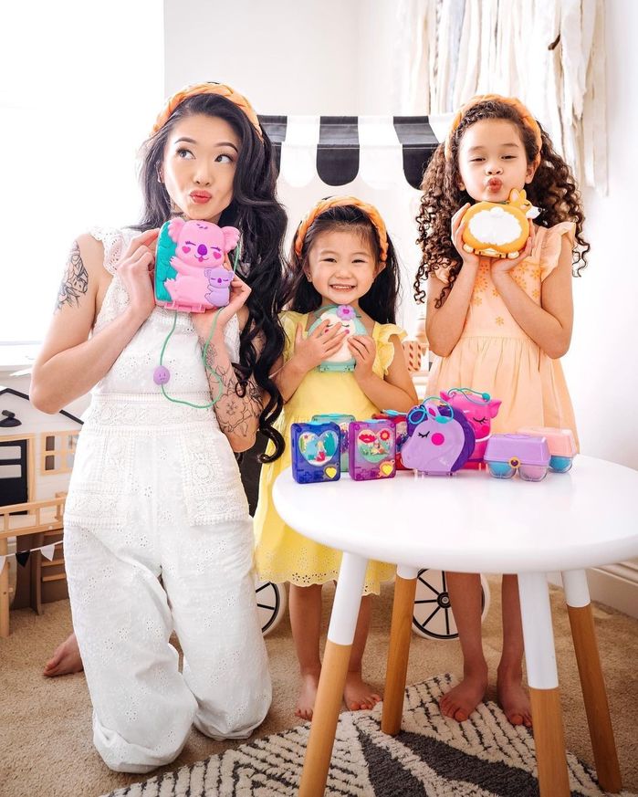 Michelle Nhu nổi tiếng nhờ chụp ảnh cùng 2 con gái xinh xắn