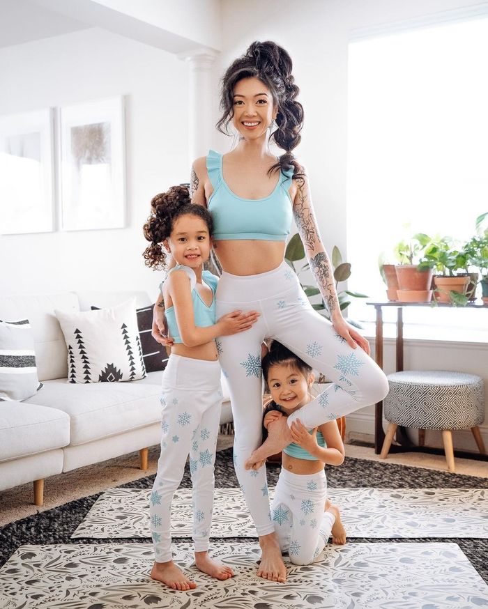 Michelle Nhu nổi tiếng nhờ chụp ảnh cùng 2 con gái xinh xắn