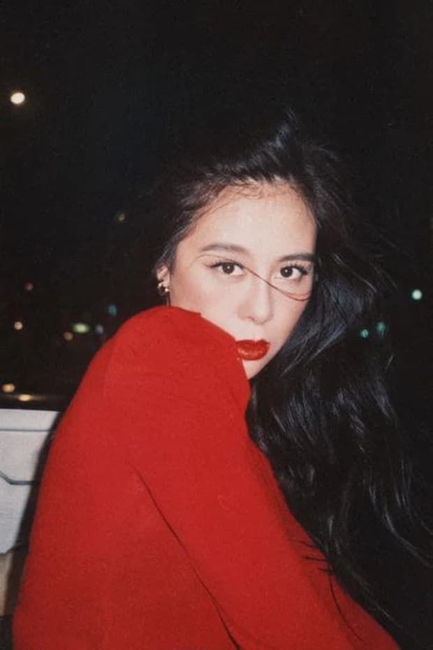 Nam Thư khoe bộ ảnh đẹp như minh tinh Hong Kong