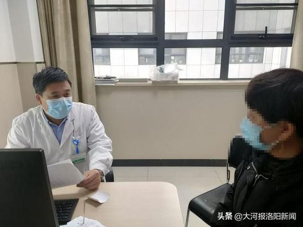 Người đàn ông 68 tuổi bị vỡ thực quản hở 5cm vì ăn quá no
