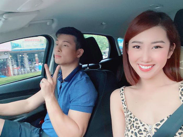 Thúy Ngân nhận hoa vào những dịp lễ nhưng vẫn phủ nhận có người yêu