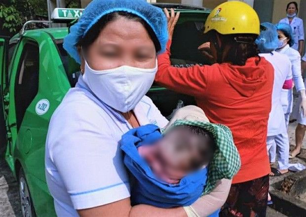 Tài xế taxi Quảng Nam giúp sản phụ “vượt cạn” ngay trên xe