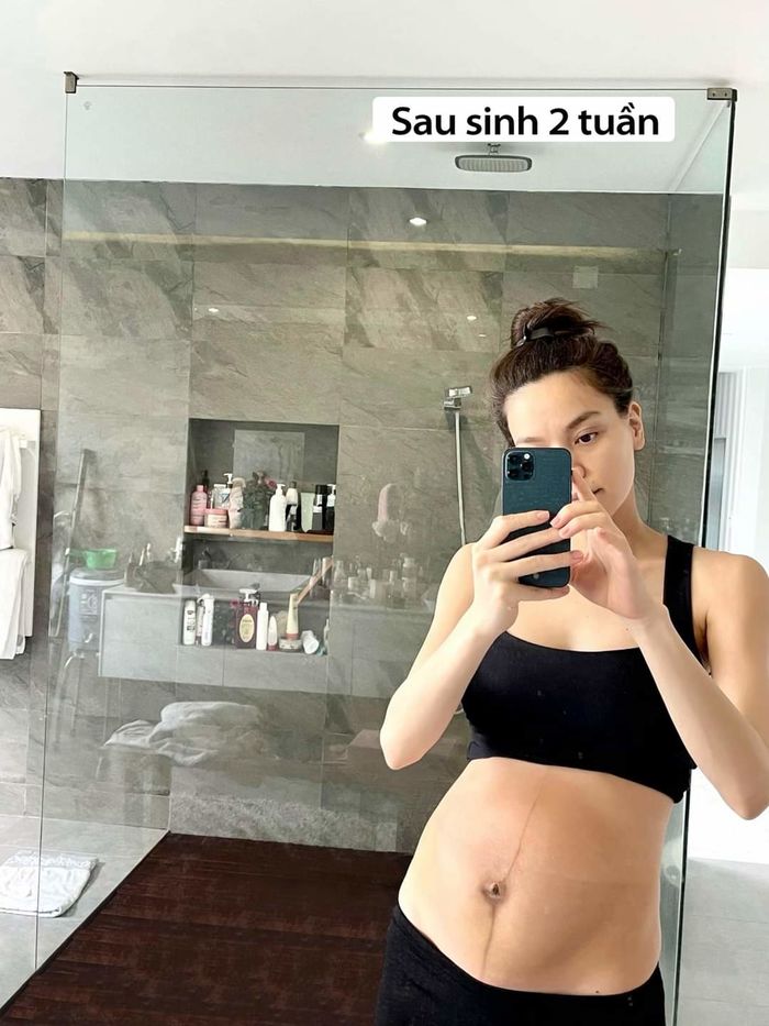 Hồ Ngọc Hà khoe vóc dáng sau 4 tháng sinh đôi