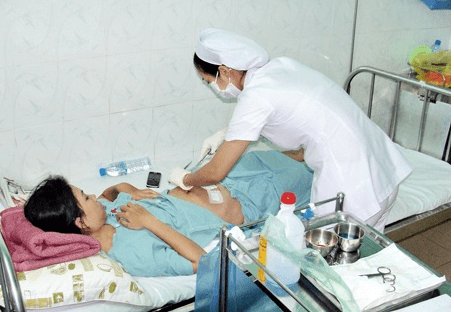 Mẹ bầu chịu đau đớn và áp lực nhiều hơn gấp bội khi sinh mổ lần hai