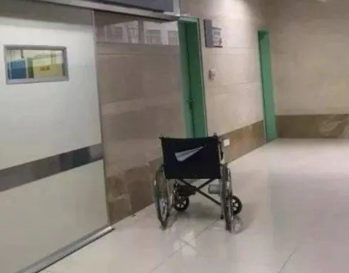 Chồng không dám kí giấy khi vợ sinh khó vì sợ mẹ