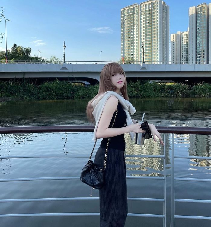 Thiều Bảo Trâm liên tục tậu túi hiệu sau khi chia tay