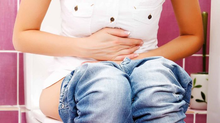 \Uống 1 ly nước ấm buổi sáng giúp giảm cân