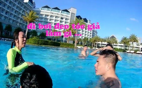 Những lần quê muốn độn thổ của sao Việt khi bị khui xài tóc giả