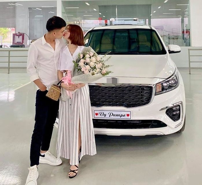 Sao nam tặng xế hộp cho nửa kia trước khi cưới