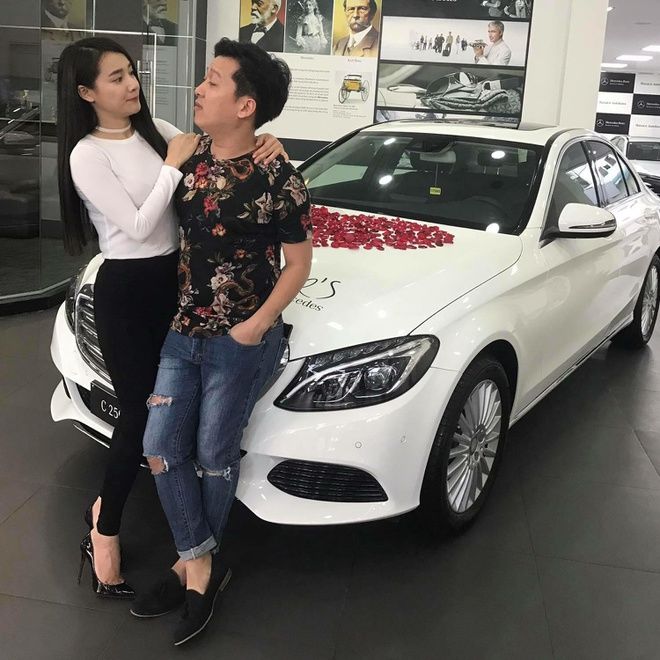 Sao nam tặng xế hộp cho nửa kia trước khi cưới