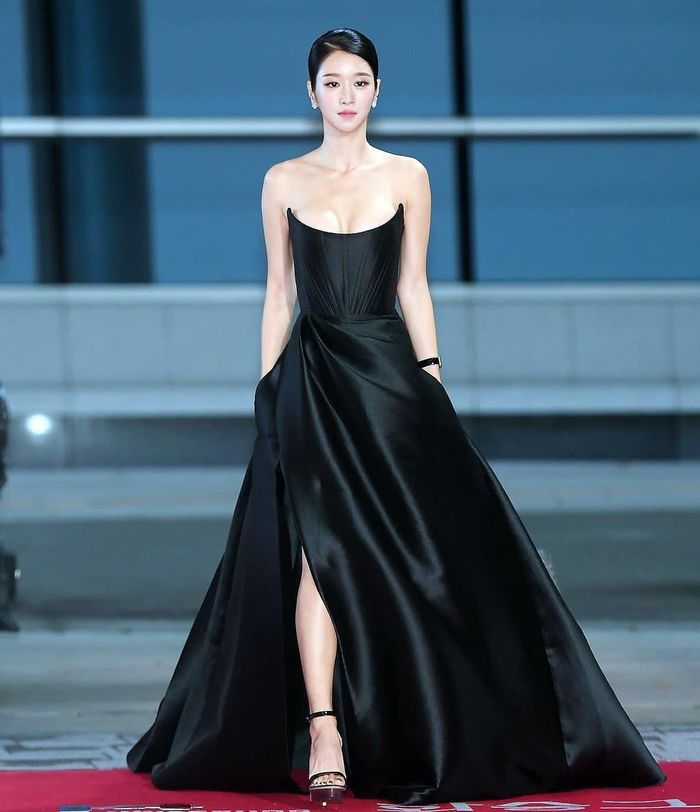 5 mỹ nhân Việt đụng độ căng đét với đầm Seo Ye Ji