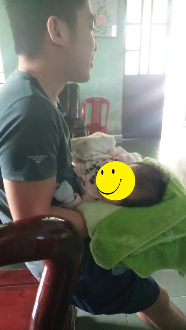 Chị gái tự hào khoe được cậu em trai 27 tuổi nuôi đẻ chu đáo