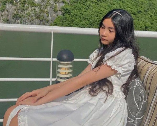 Con gái út Quyền Linh ngày càng trổ mã xinh đẹp không kém chị