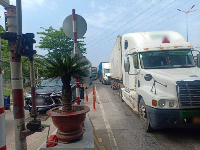 Trước thềm lễ 30/4-1/5, cửa ngõ phía Đông TPHCM ùn tắc nghiêm trọng