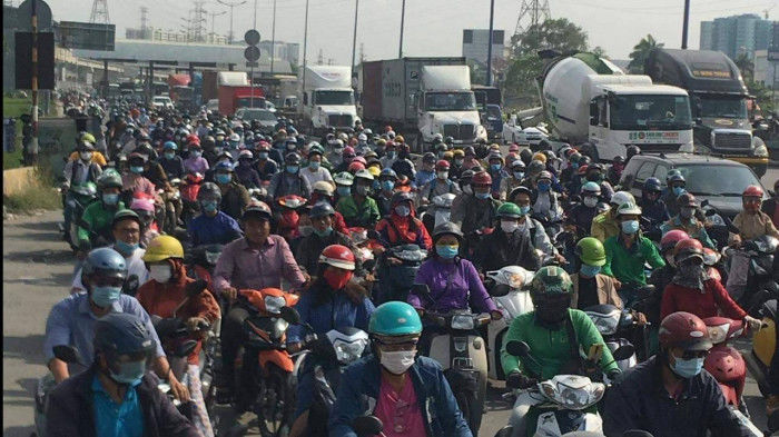 Trước thềm lễ 30/4-1/5, cửa ngõ phía Đông TPHCM ùn tắc nghiêm trọng