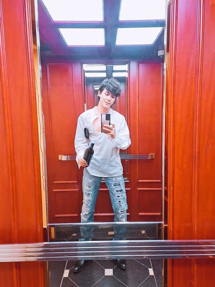 Độ giàu có của nam ca sĩ Nathan Lee