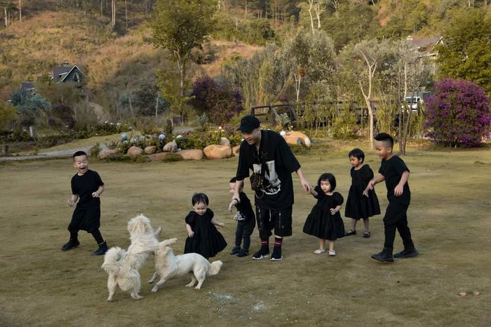 8 người con của Đỗ Mạnh Cường được chăm không thua gì rich kid