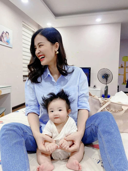 Đông Nhi làm stylist cho ái nữ thua xa Ông Cao Thắng