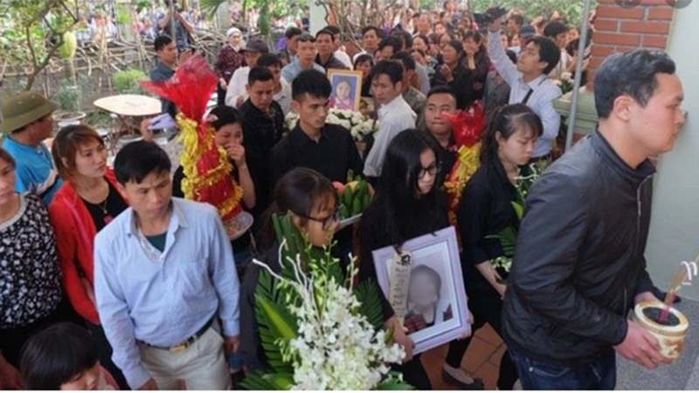 Hành trình 4 năm đầy nước mắt bố mẹ Nhật Linh đòi công lý cho con