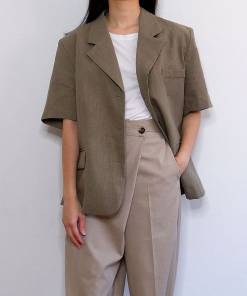 Hè mà vẫn muốn diện áo blazer công sở thì hãy thử những kiểu dáng sau