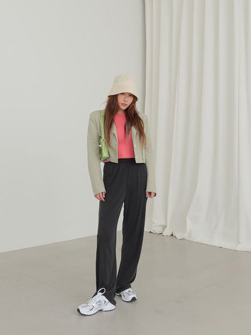 Hè mà vẫn muốn diện áo blazer công sở thì hãy thử những kiểu dáng sau