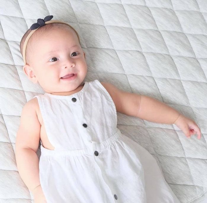 Hồ Ngọc Hà hiếm hoi khoe ảnh con gái lúc mới chào đời