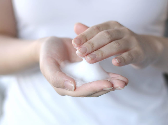 6 mẹo rửa mặt giúp da sạch mịn, trắng hồng của phụ nữ Nhật
