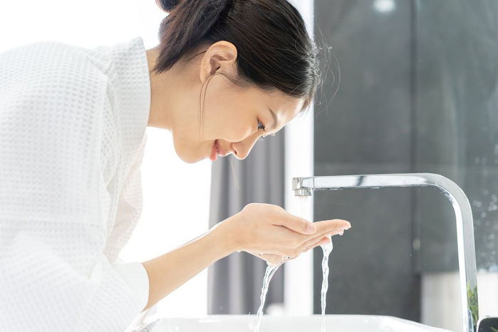 6 mẹo rửa mặt giúp da sạch mịn, trắng hồng của phụ nữ Nhật