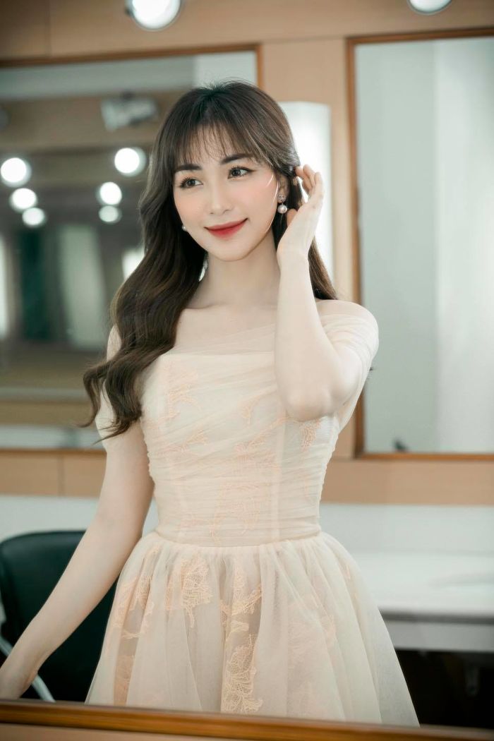 Khối tài sản của Hòa Minzy ở tuổi 26