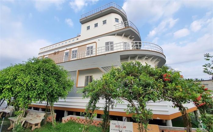 Lác mắt trước nhà du thuyền tiền tỷ siêu sang của lão nông miền Tây