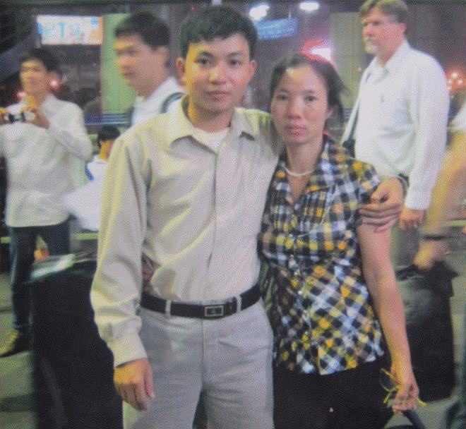 Đi cân dạo, mẹ đơn thân chỉ nặng 37kg nuôi con thành tiến sĩ ở Pháp