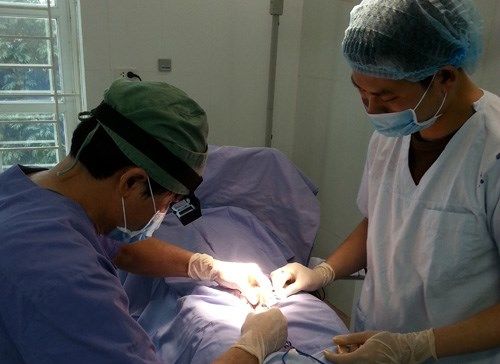 Lo lắng vợ tránh thai bị tác dụng phụ, chồng đi triệt sản