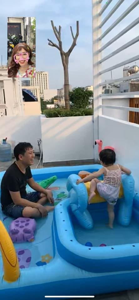 Loạt bằng chứng cho thấy Nhã Phương ra rìa từ ngày sinh con gái