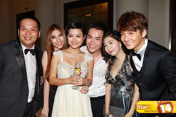 Ngô Kiến Huy dành cả thanh xuân đi ăn cưới cả Vbiz là có thật