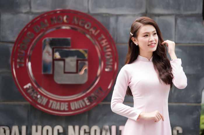 Người đẹp học giỏi nhất Hoa hậu Việt Nam làm giảng viên tuổi 24