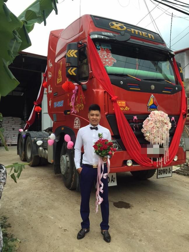 Những màn đón dâu “chất” nhất Việt Nam: Xe công nông, đầu kéo có đủ