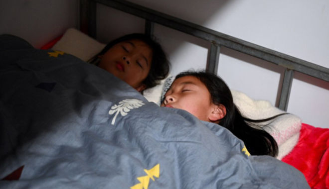 Trường học lùi giờ cho học sinh ngủ thêm: Tuổi trẻ thời nay sướng ghê