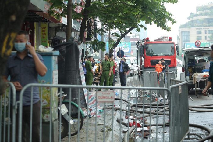 Người mẹ đau đớn, gào khóc trong vụ cháy khiến 4 người không qua khỏi