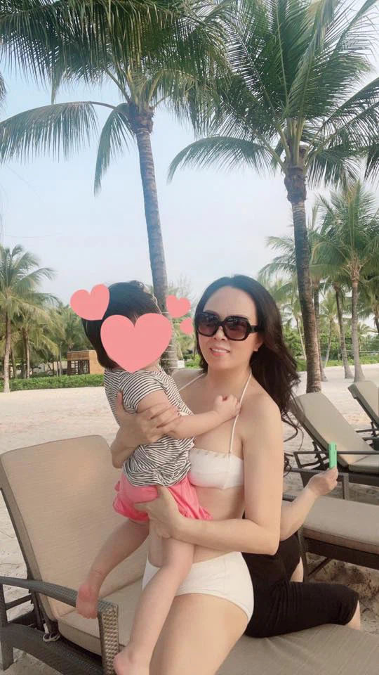 Phượng Chanel gợi cảm táo bạo hậu chia tay Quách Ngọc Ngoan