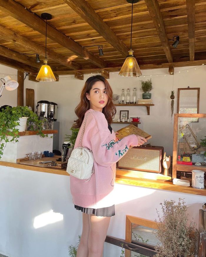 Style sao Việt tuần qua: Minh Hằng đẹp mê, Ngọc Trinh giản dị