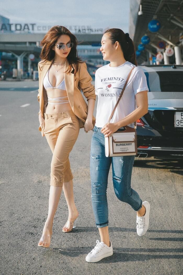 Sướng như ô sin Ngọc Trinh: chủ tặng từ smartphone đồ hiệu đến xe hơi