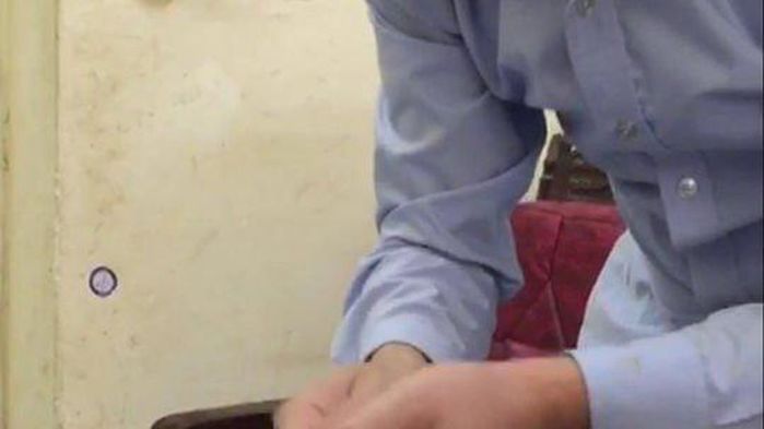 Thái Nguyên: Cô gái 17 tuổi tố bị bác sĩ chốt cửa, đè lên người