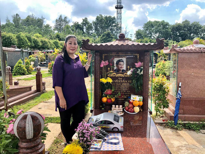 NSND Hồng Vân chia sẻ xúc động tròn 2 năm ngày mất của nghệ sĩ Anh Vũ