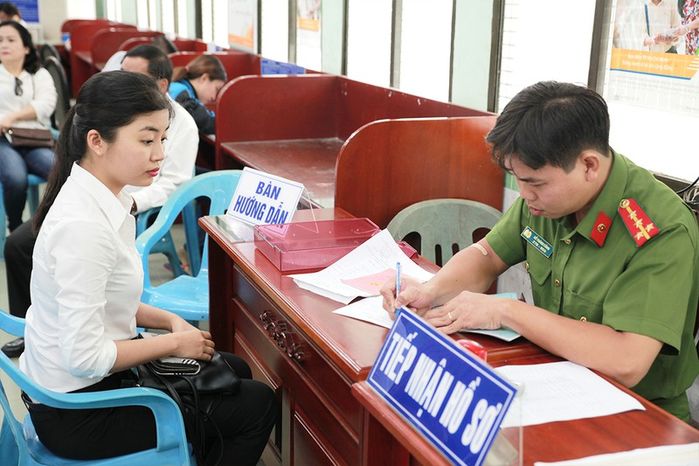 Từ 1/5: Công an TP.HCM nhận hồ sơ cấp CCCD gắn chip cho người tạm trú