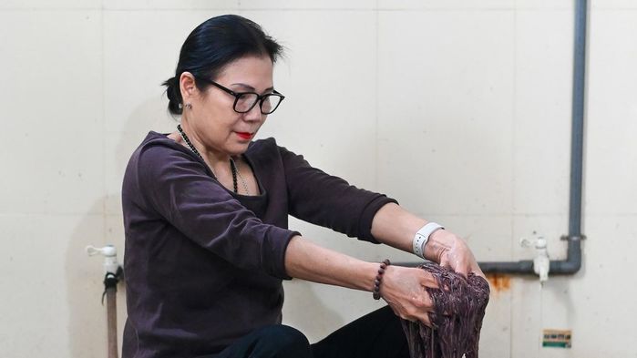 Về hưu rồi nuôi giun, nữ thiếu tá thu được 400 - 500 triệu/tháng