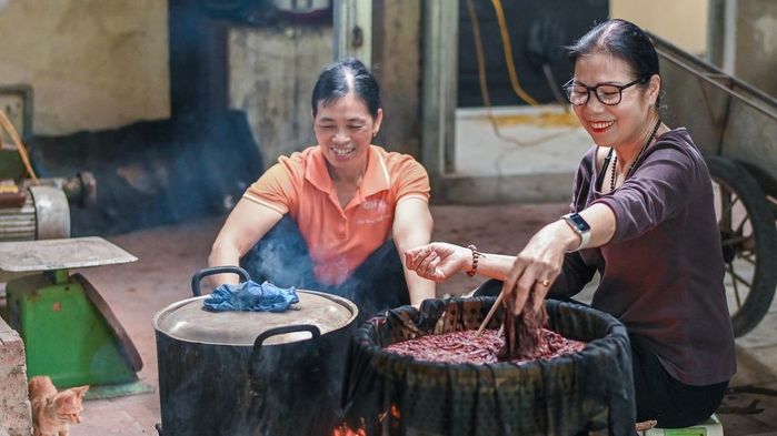 Về hưu rồi nuôi giun, nữ thiếu tá thu được 400 - 500 triệu/tháng