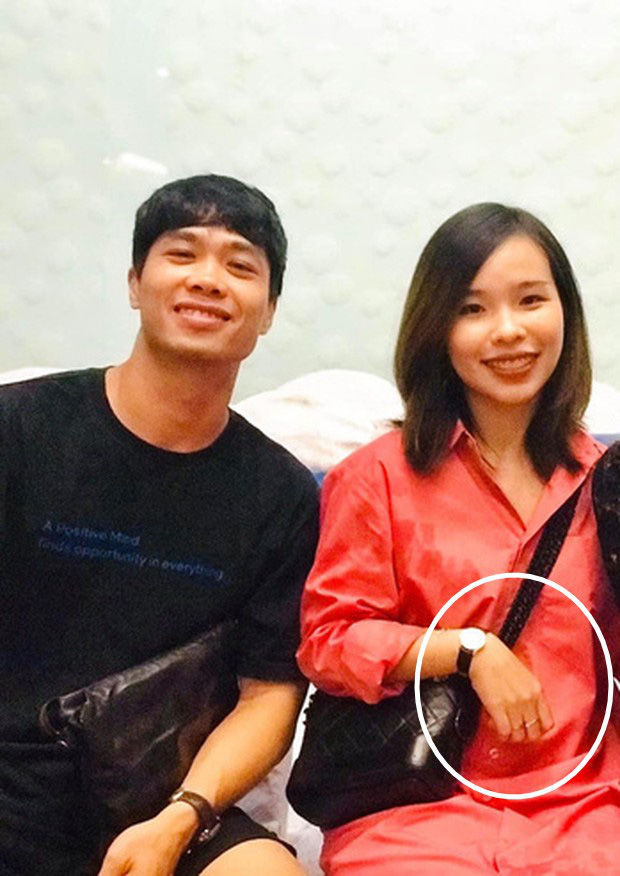 Vợ Công Phượng gương mặt mũm mĩm, vòng 2 lùm lùm như mang bầu