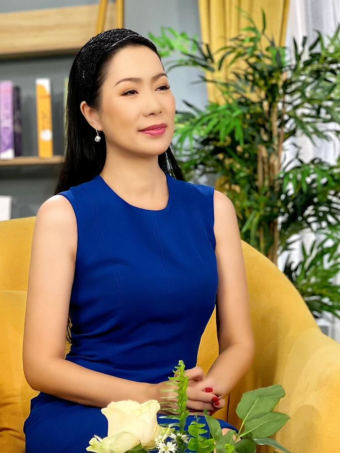 Vợ Dũng lò vôi đáp trả vụ đám nghệ sĩ