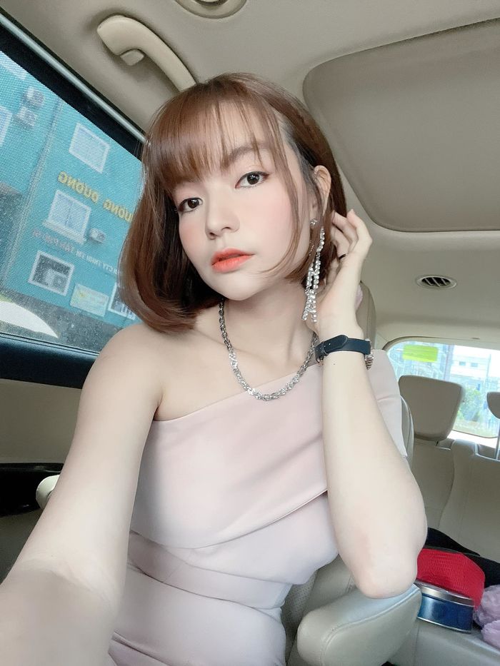 Vóc dáng vợ Mạc Văn Khoa sau 4 tháng sinh